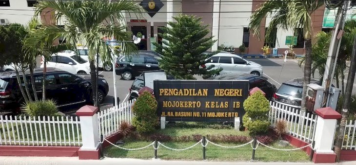 Dua Hakim PN Mojokerto Dipromosikan
