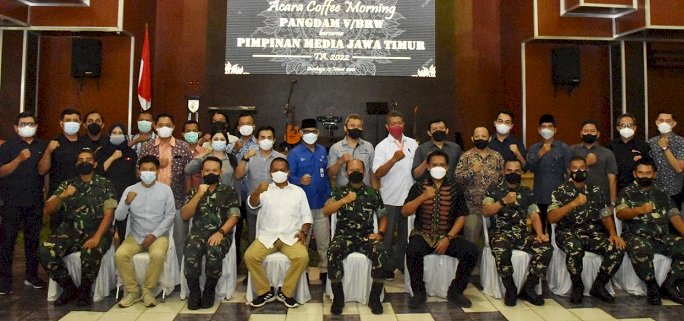 Coffee Morning Bersama Pemimpin Redaksi, Pangdam V/Brawijaya Ajak Media Tangkal Hokas dan Radikalisme