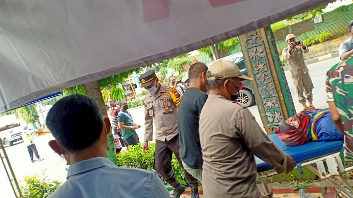 Perbaiki Baliho Milik Pemkab Tuban, Pekerja Jatuh, Meninggal  di RSUD