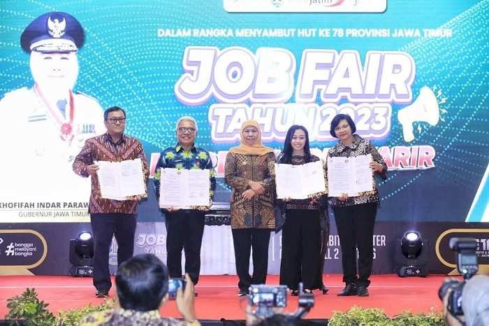 Job Fair Jatim 2023 Diikuti Ribuan Pelamar Kerja,  Khofifah: Salah Satu Upaya Turunkan TPT Jawa Timur