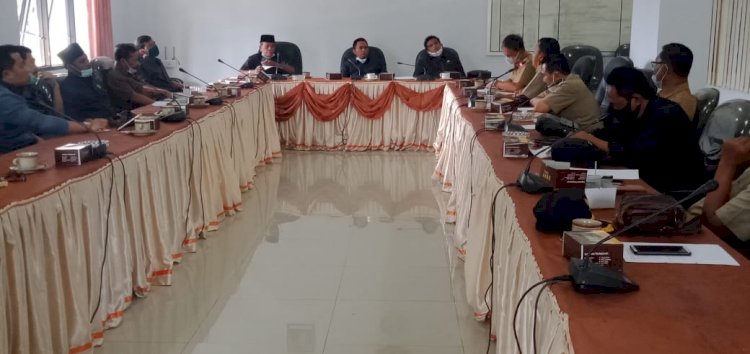 Perwakilan Kades Hearing ke DPRD Bondowoso, Minta Kepastian Pilkades Serentak 2021