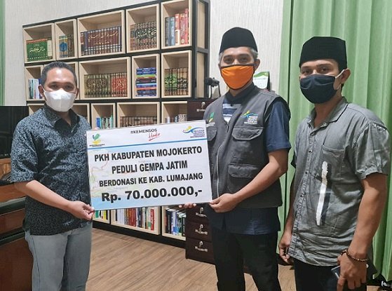 PKH Mojokerto Salurkan Donasi Rp 70 Juta Untuk Korban Gempa Lumajang