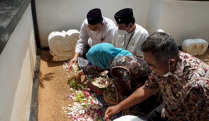  Sambut Hari Jadi Ke-272, Bupati Arief Berziarah di Makam Bupati Blora Pertama