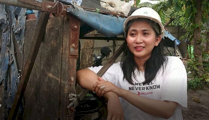 Janda Muda Cantik Rela Jadi Pengangkut Sampah, Demi Hidupi Anak-anaknya