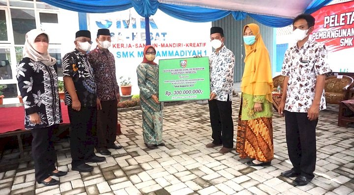 Bupati Jombang Serahkan Hibah Rp 300 Juta, Pembangunan Trent Techno SMK Muhammadiyah 1 Ngoro pun Dimulai 