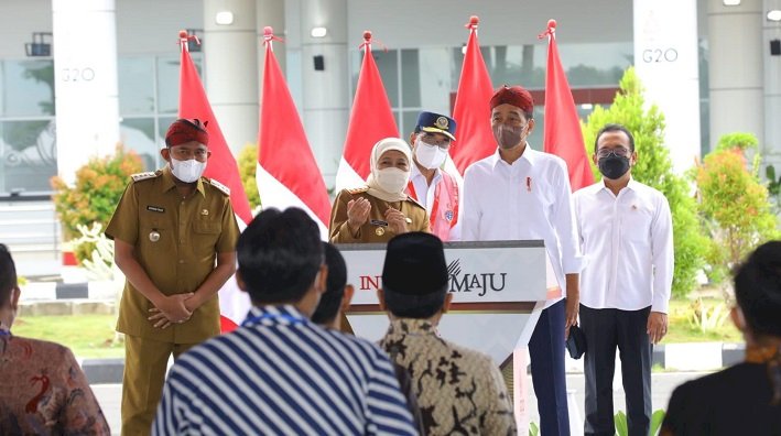 Presiden Jokowi Resmikan Bandara Trunojoyo, Khofifah Optimis Ekonomi  Madura dan Wilayah Kepulauan Terungkit