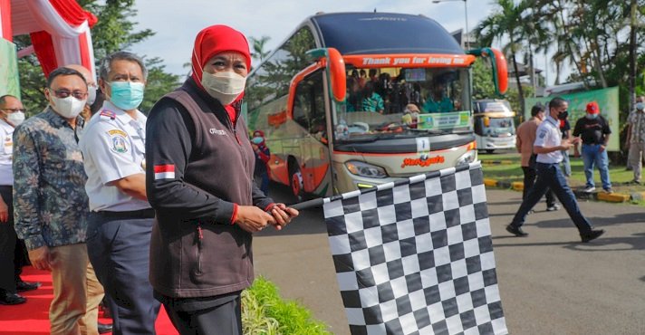 Gubernur Khofifah Berangkatkan Program Mudik Bareng Gratis Pertama Kali  dari Jakarta ke Jatim