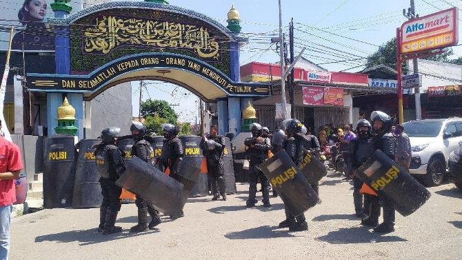 Sisir Area Pondok Shiddiqiyyah,  Polisi Tangkap Sopir MSAT