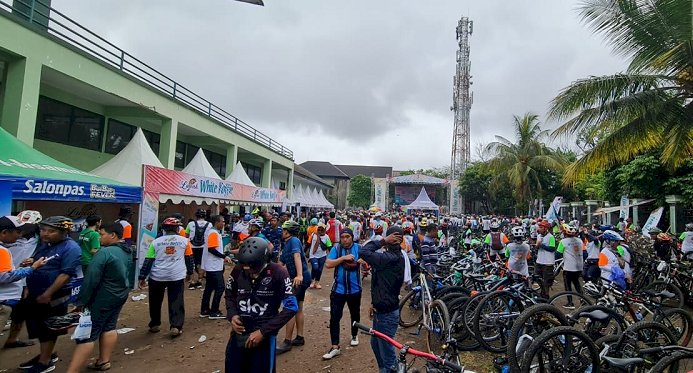 Kota Malang Diguyur Hujan Semalaman,  Peserta Fun Bike Kebangsaan Tetap Semangat Kayuh Sepeda