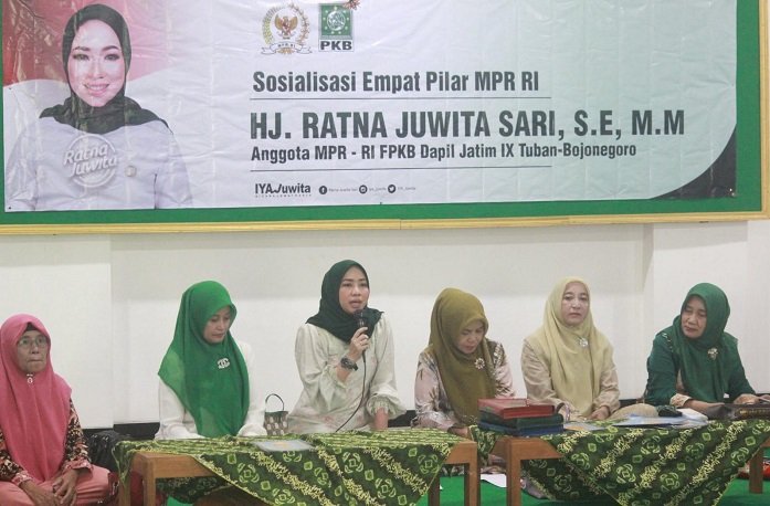 Perkuat Maknai Empat Pilar Kebangsaan,  Hj Ratna Juwita  Sosialisasi  pada Muslimat NU di Tuban