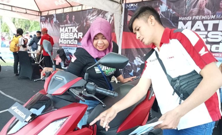 Ribuan Pecinta Honda Rayakan PCX Celebration Day.