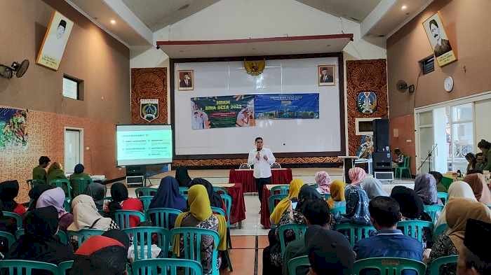 Beri Pelatihan Pemasaran  dan Pengemasan Produk Eco-Enzim Berbasis E-Commerce,  Akademisi UPNV Jatim Dampingi Masyarakat Giripurno