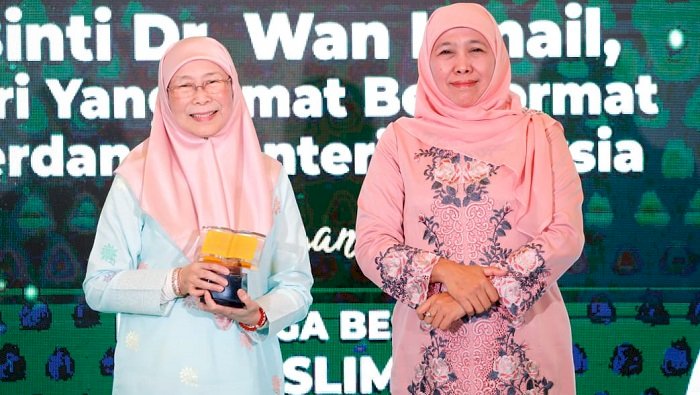 Terima Kunjungan Istri PM Malaysia, Khofifah Bahas Penguatan Program Community Learning Centre