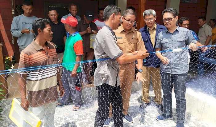 Nelayan Tuban Dapat Bantuan Jaring Ramah Lingkungan  dari DKP Jatim