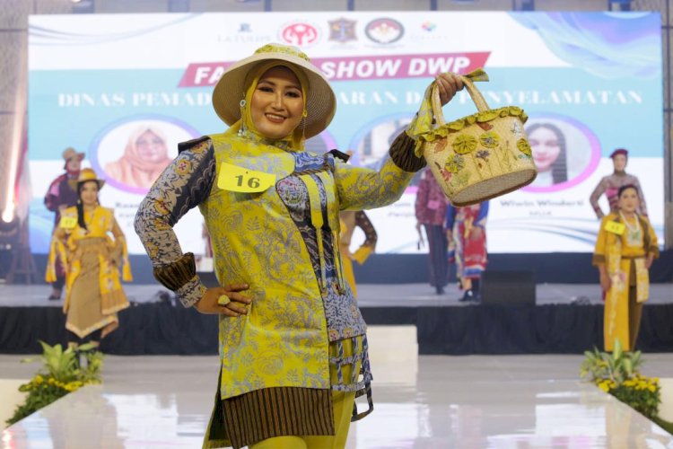 Gelar Fashion Show, DWP Kota Surabaya Libatkan 28 UMKM Jahit